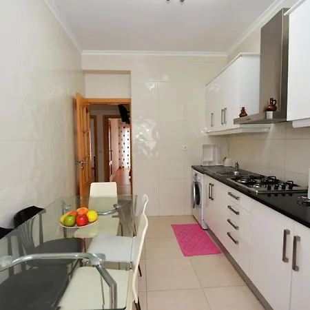 Coastal Haven - Holiday Close To Beach Apartment *