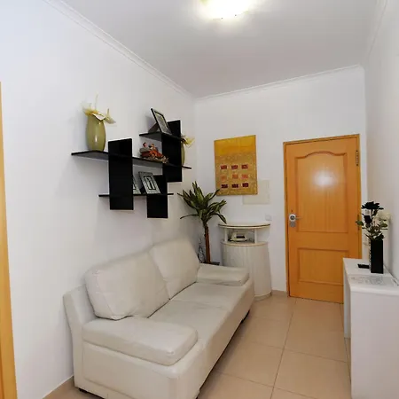 Coastal Haven - Holiday Close To Beach Apartment *