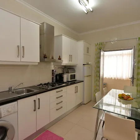 Coastal Haven - Holiday Close To Beach Apartment